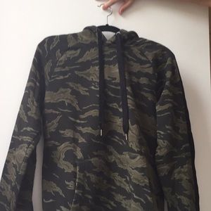 no boundaries camo sweatshirt size xs